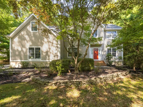 10 Stonewall Drive, Wappingers Falls, NY 12590