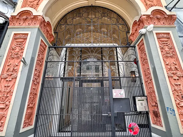 Larkin Street Apartments