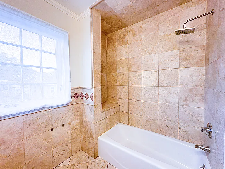 87 Stephen St #1C — Photo 16