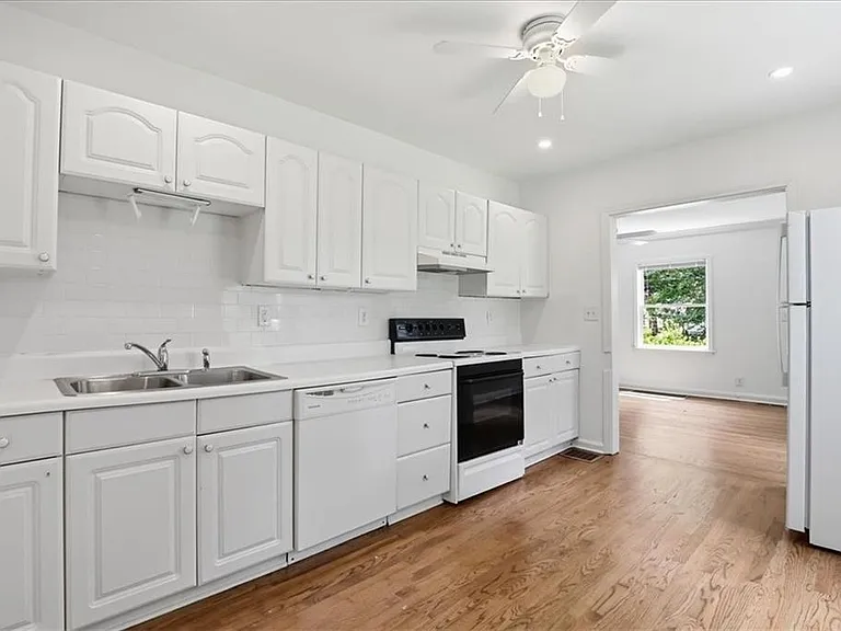 1464 Hawthorne Ave NW — Photo 13