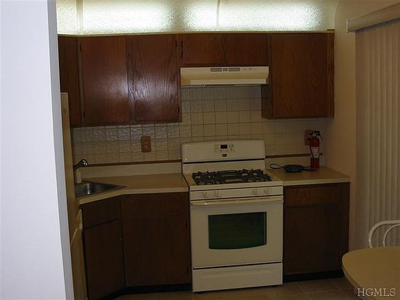 5th image of 20 Winterberry Ct #20