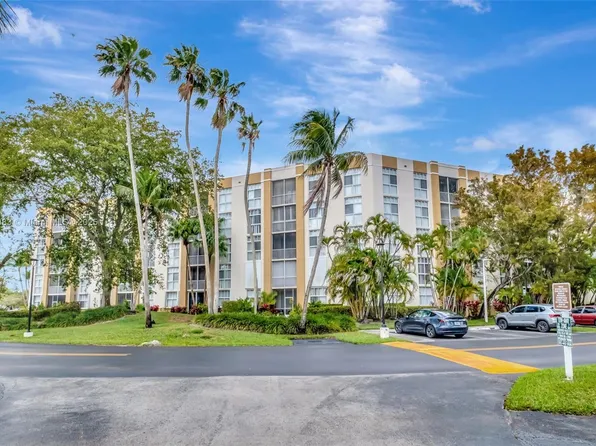 9805 NW 52nd St APT 306, Doral, FL 33178