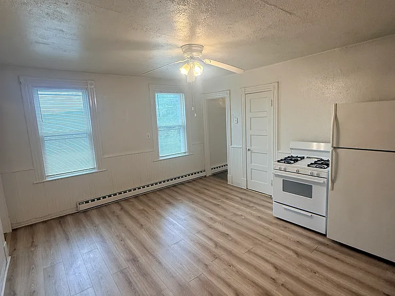 67 Irving St #3E — Photo 1