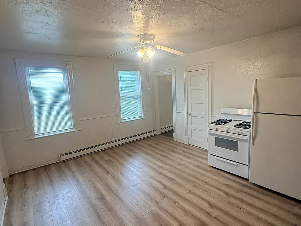 67 Irving St #3E