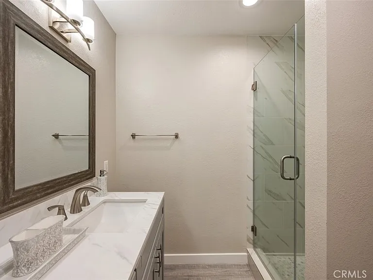 4642 Park Granada — Photo 9