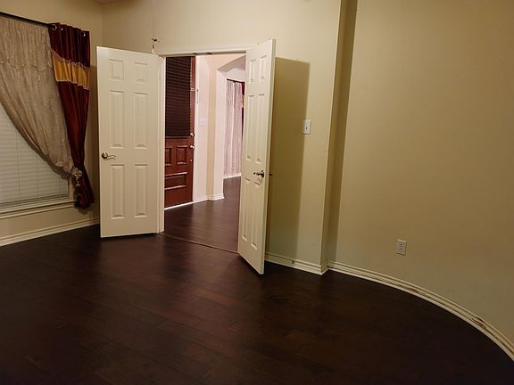 3rd image of 933 Myers Meadow Dr