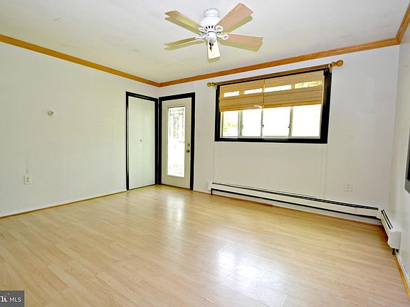 3rd image of 17 Berrymans Ln