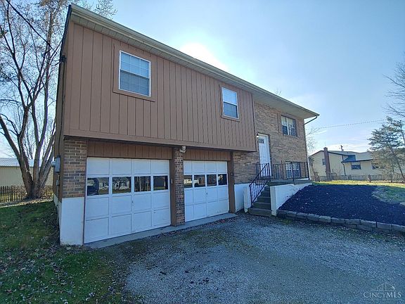 3rd image of 1423 Woodville Pike