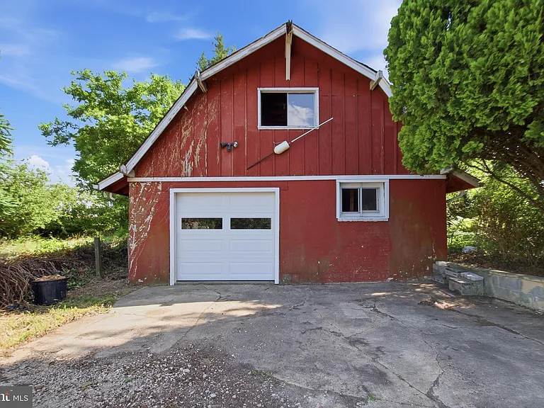 3141 Clayborne Ave — Photo 2