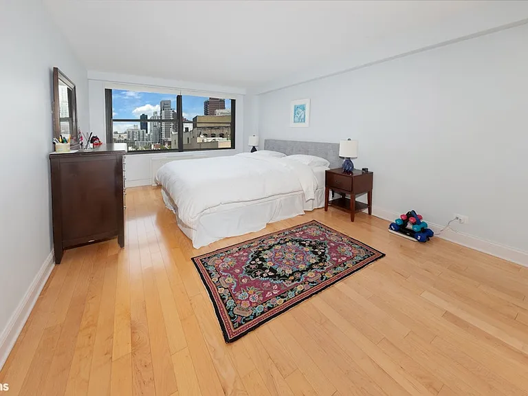 225 E 57th St #8M — Photo 5