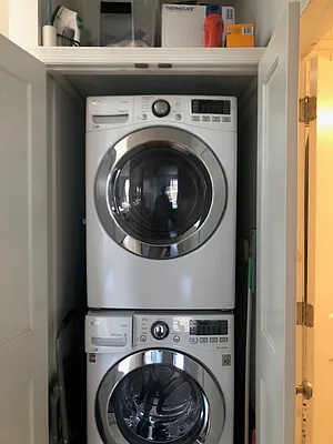 Rented by Alexander Bilu, LREB | media 9