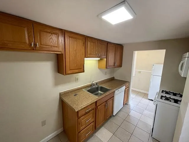 2227 Lehigh St — Photo 5