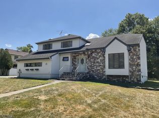 42 Teak Rd, Wayne, NJ 07470