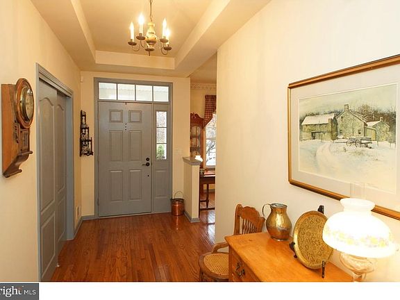 4th image of 9 Maidenflower Ln