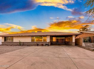 933 N Columbus Blvd, Tucson, AZ 85711