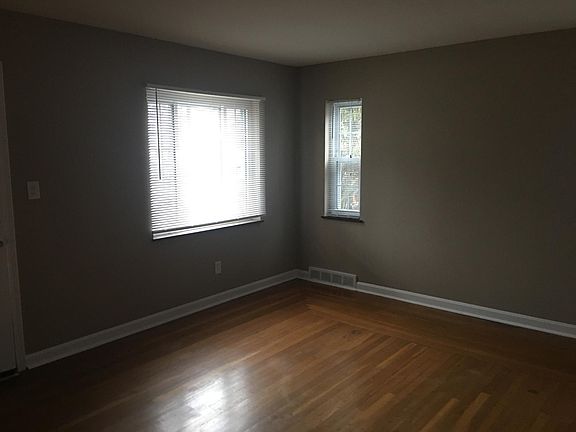 3rd image of 7416 Bernard Ave