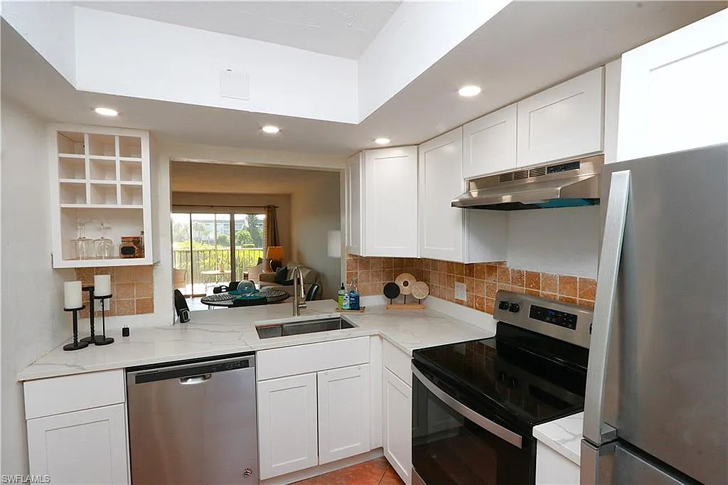 2 bed, 2.0 bath, 900 sqft, $1,650 — Photo 3