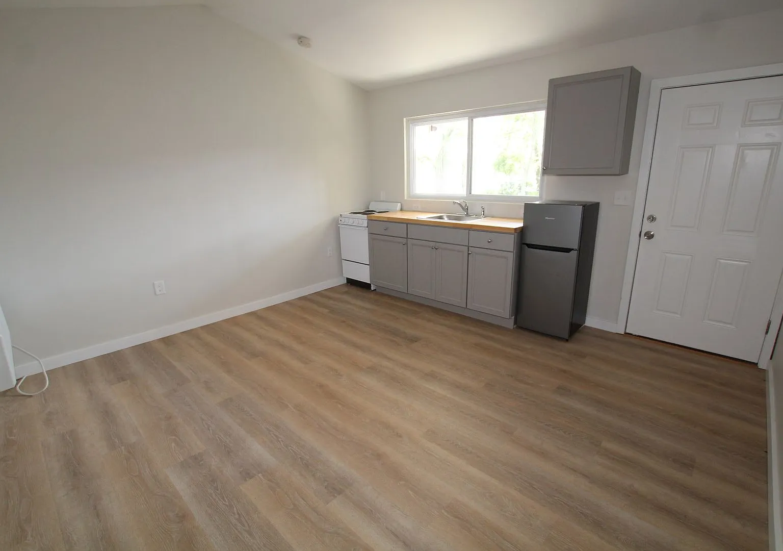 669 Broadway (9W Motel) — Photo 4