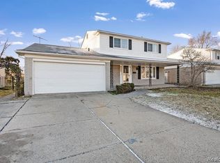 4204 Nickolas Dr, Sterling Heights, MI 48310