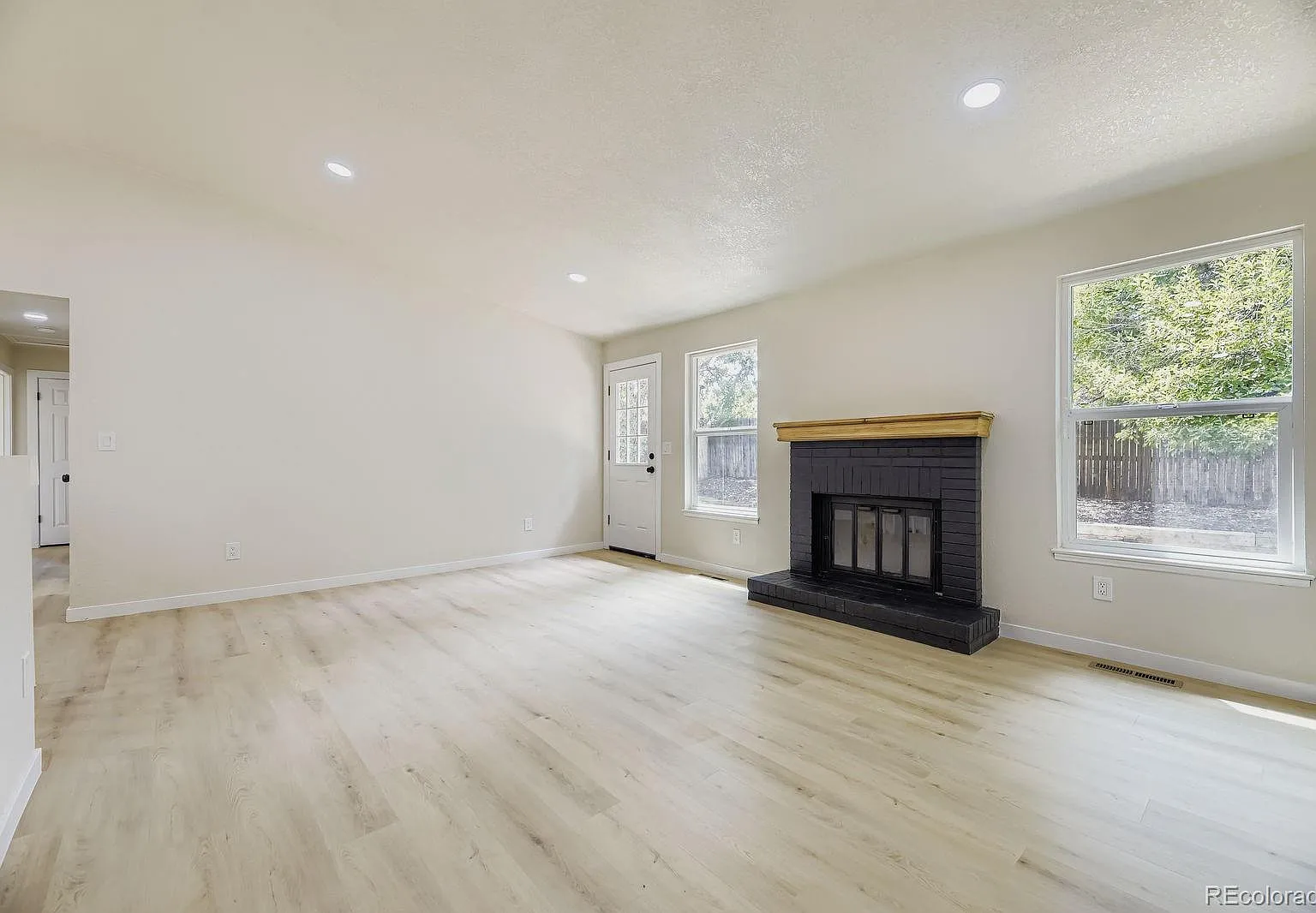 5 bed, 3.0 bath, 2500 sqft, $3,000 — Photo 4