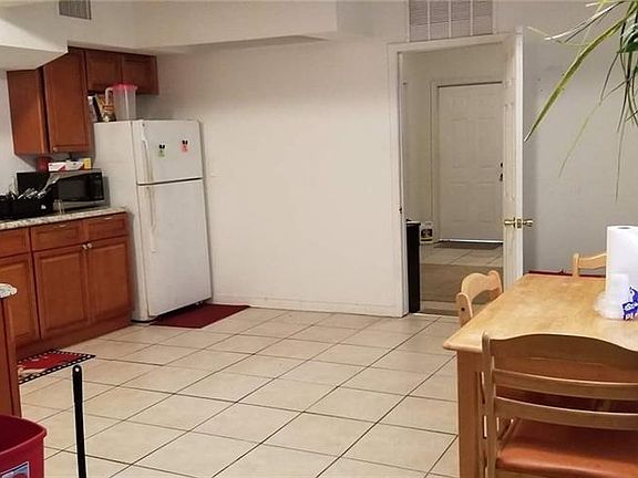 5th image of 3037 21st Ave S
