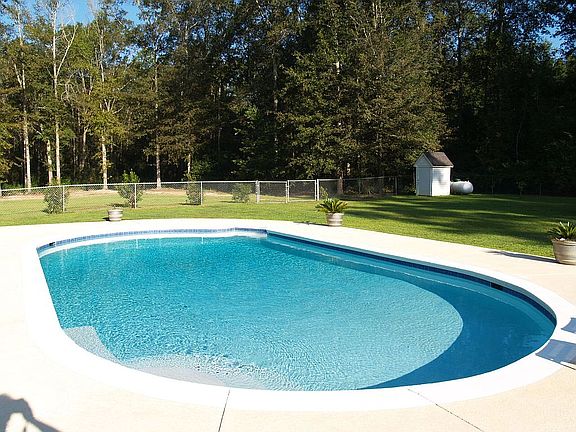 20X40 Concrete Saltwater Poo