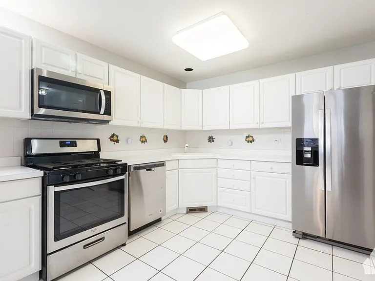 2992 Belle Ln #1 — Photo 11