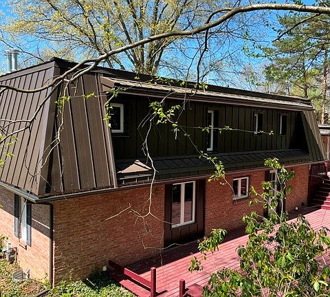 3rd image of 570 Bouquin Cir