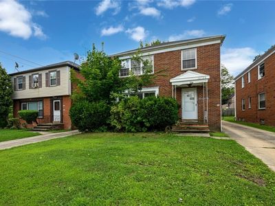13726 Cedar Rd, University Heights, OH, 44118