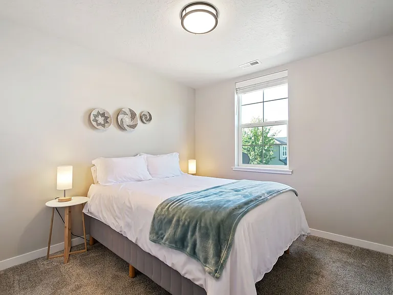 2700 E Clarene Dr — Photo 13