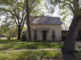 503 S 3rd St, Lindsborg, KS 67456