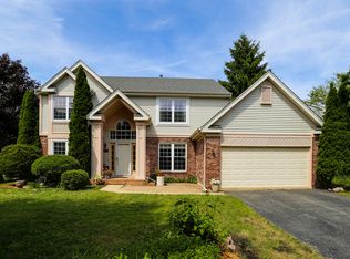 1200 Meadowlark Ln, Grayslake, IL 60030