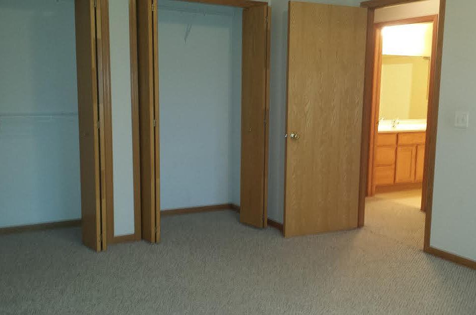2nd image of 325 Sunset Rd