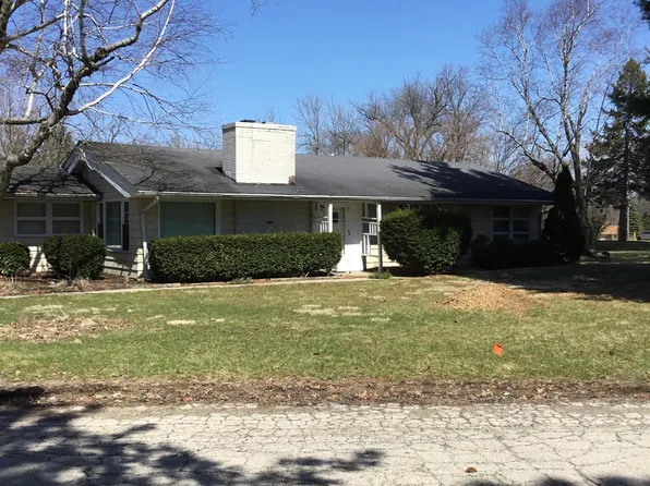 2040 Hillside Dr, Rockford, IL 61107