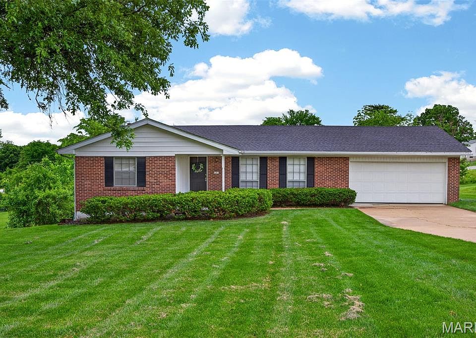 1st image of 7 Countryside Dr