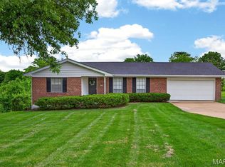 7 Countryside Dr, Saint Charles, MO 63304