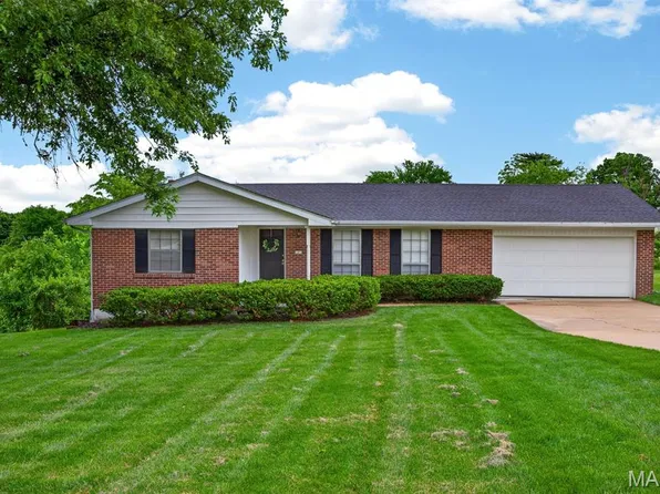 7 Countryside Dr, Saint Charles, MO 63304