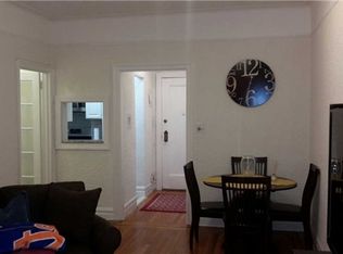 4 Maple Dr #1-O, Great Neck, NY 11021