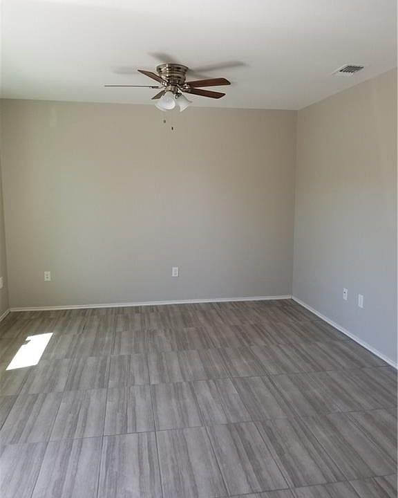 2nd image of 2937 Ruth St
