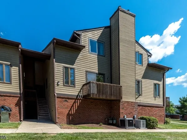 511 Village Cmns, Raritan Twp., NJ 08822