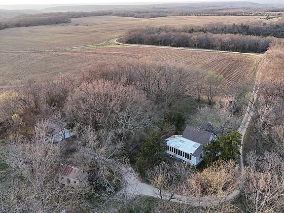 2nd image of 1237 N 900th Rd