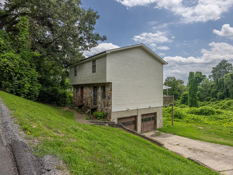 3662 Idlewild Cir