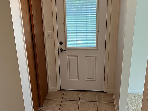 Front Entryway with nice closet