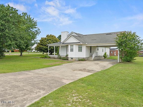 3rd image of 102 Trafalgar Drive