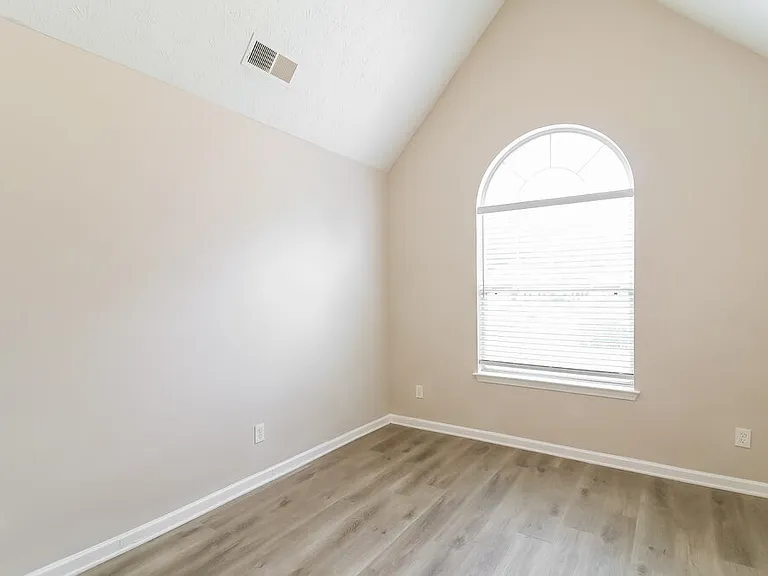 2597 Oslo Ct — Photo 15