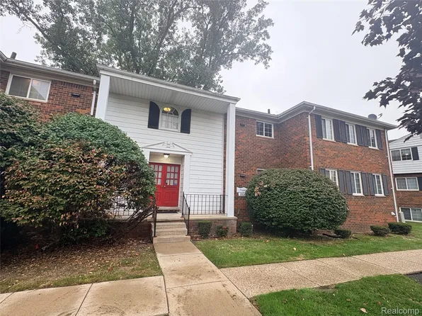 25364 Shiawassee Cir, Southfield, MI 48033