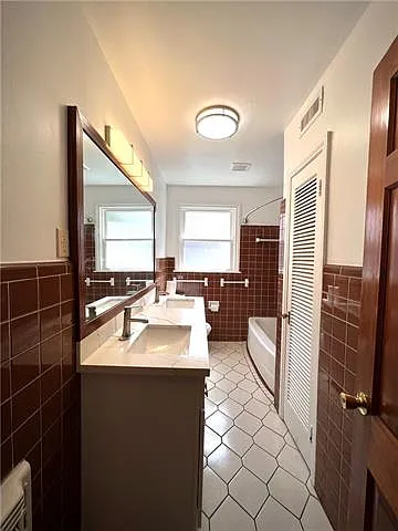 428 Topaz St — Photo 17