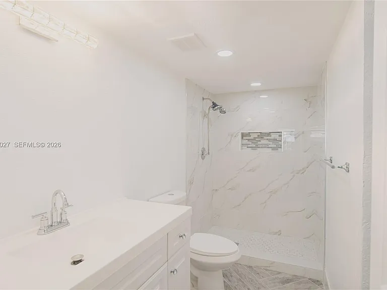 2830 Riverside Dr #107-3 — Photo 11