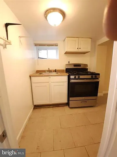 5023 Emo St — Photo 15