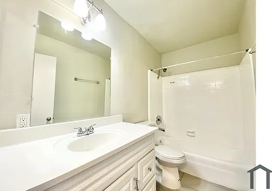 6321 Crenshaw Blvd #2 — Photo 6